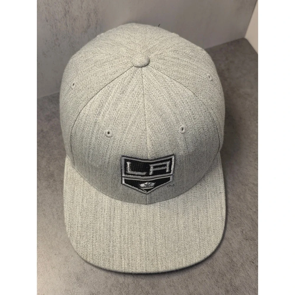 LA‎ Los Angeles Kings NHL Snapback Hat 110 One Ten Flexfit Tech Flat Brim Cap